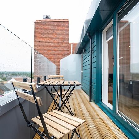 Luxe & Stylish 1 & 2 Bed Flats Near Heathrow, Legoland, & Windsor 슬라우 외부 사진