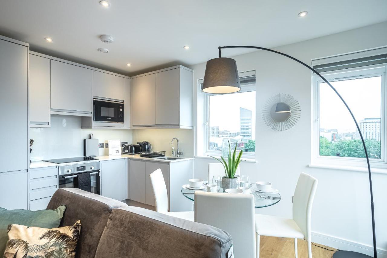 Luxe & Stylish 1 & 2 Bed Flats Near Heathrow, Legoland, & Windsor 슬라우 외부 사진