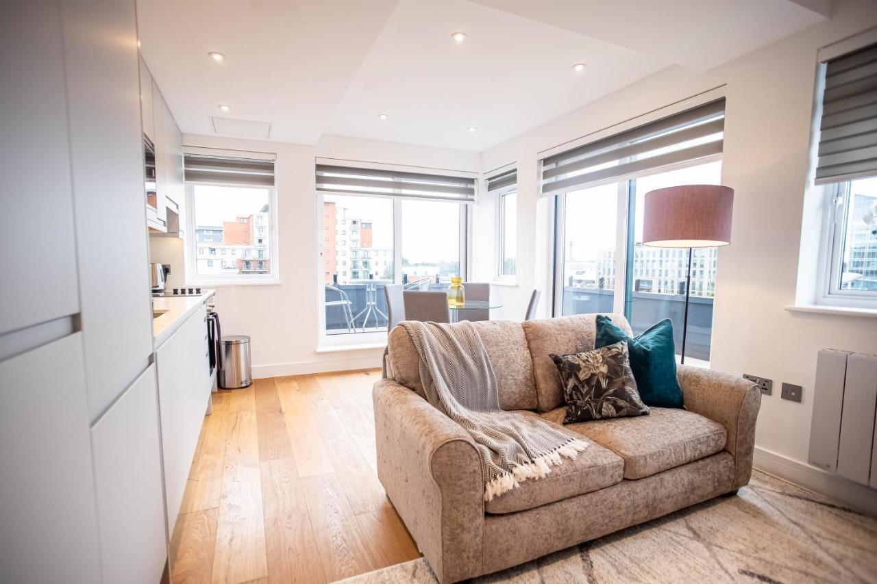 Luxe & Stylish 1 & 2 Bed Flats Near Heathrow, Legoland, & Windsor 슬라우 외부 사진