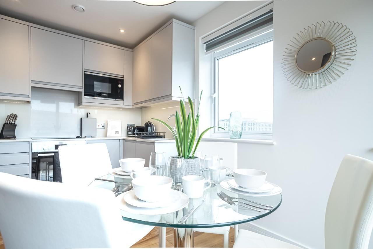 Luxe & Stylish 1 & 2 Bed Flats Near Heathrow, Legoland, & Windsor 슬라우 외부 사진