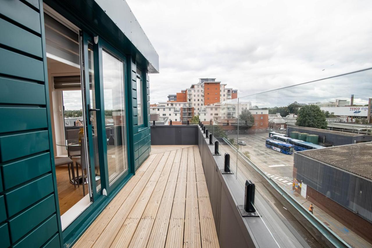 Luxe & Stylish 1 & 2 Bed Flats Near Heathrow, Legoland, & Windsor 슬라우 외부 사진