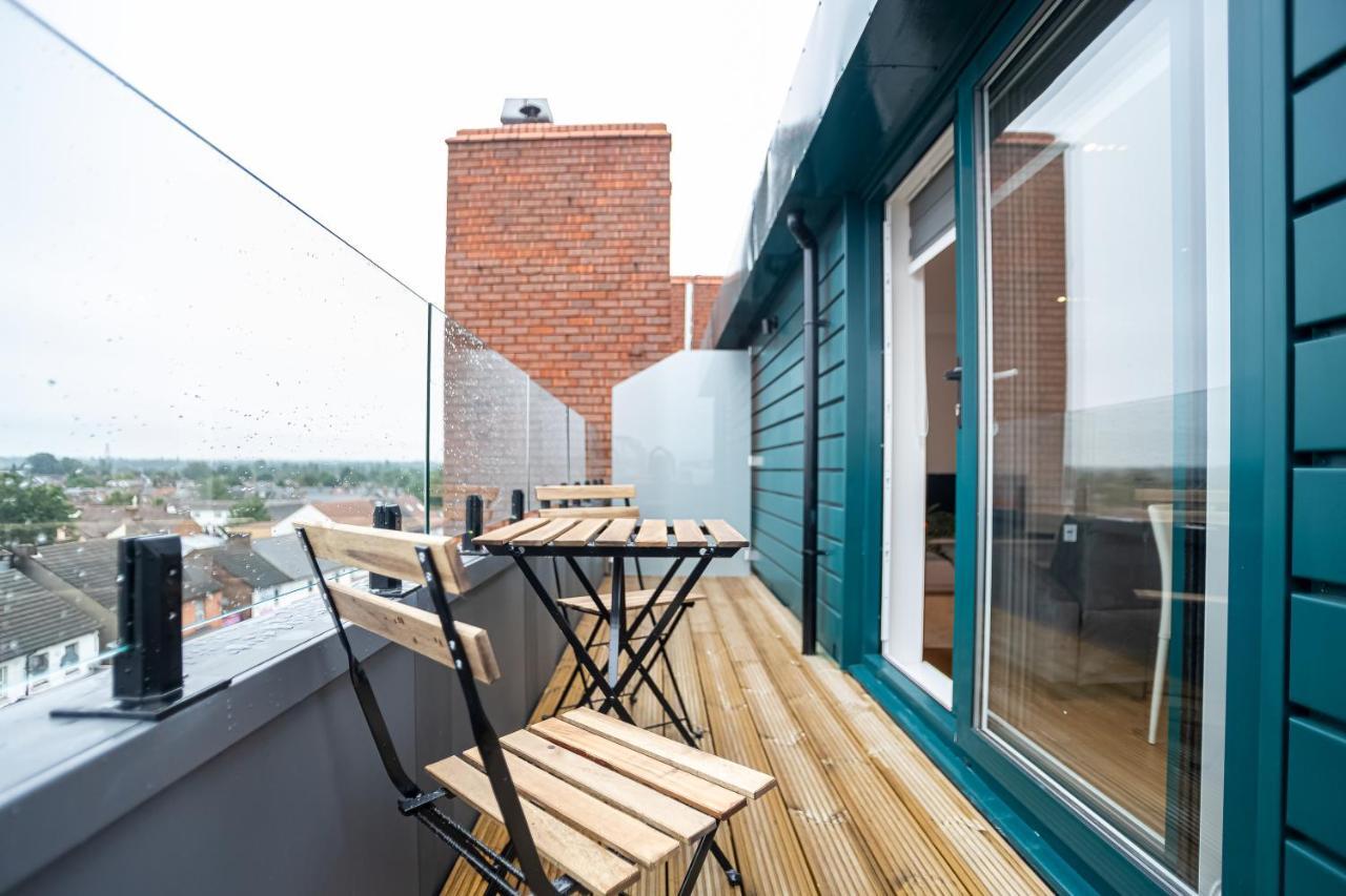 Luxe & Stylish 1 & 2 Bed Flats Near Heathrow, Legoland, & Windsor 슬라우 외부 사진